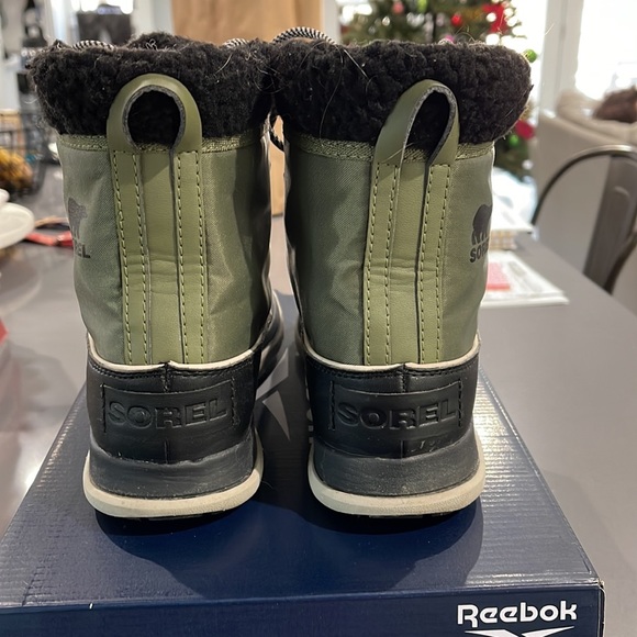 Sorel Women’s Explorer Boot - Hiker Green,Black - Picture 4 of 7